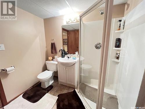 721 Jasper Street, Maple Creek, SK - Indoor Photo Showing Bathroom