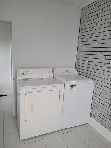 4616 Ryerson Crescent, Niagara Falls, ON - Indoor Photo Showing Laundry Room