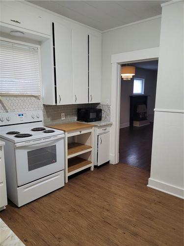 4616 Ryerson Crescent, Niagara Falls, ON - Indoor Photo Showing Kitchen