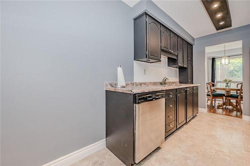 1548 Newlands Crescent|Unit #14, Burlington, ON - Indoor Photo Showing Kitchen