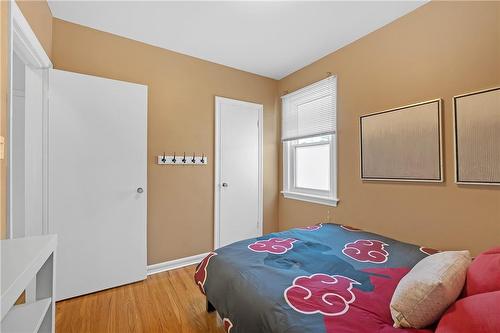 196 Erin Avenue, Hamilton, ON - Indoor Photo Showing Bedroom