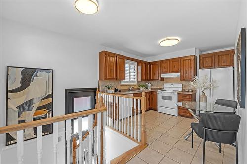 196 Erin Avenue, Hamilton, ON - Indoor Photo Showing Kitchen