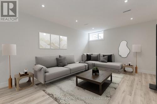 25 Shadyside Avenue, Hamilton, ON - Indoor Photo Showing Living Room