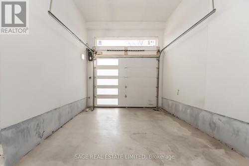 25 Shadyside Avenue, Hamilton, ON - Indoor Photo Showing Garage