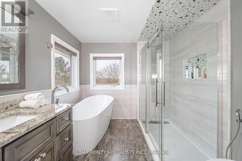 8 Drayglass Court, Brampton, ON - Indoor Photo Showing Bathroom