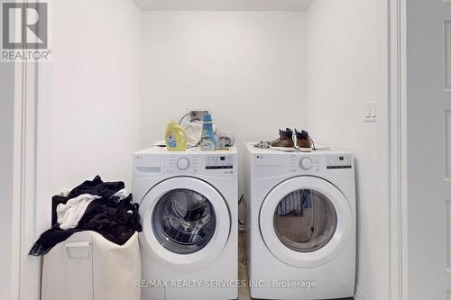 52 Keppel Circle, Brampton, ON - Indoor Photo Showing Laundry Room