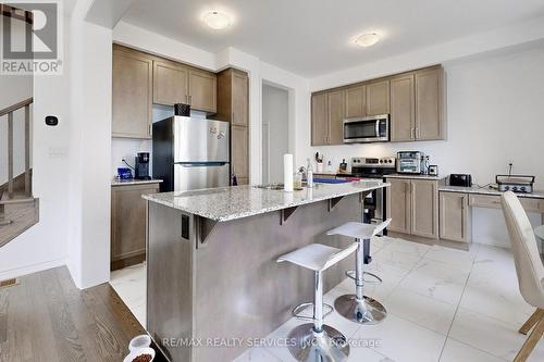 52 Keppel Circle, Brampton, ON - Indoor Photo Showing Kitchen With Upgraded Kitchen