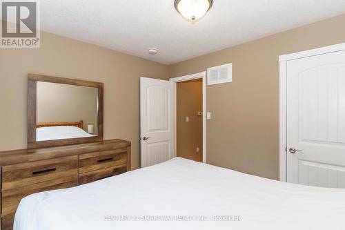 96 Main Street, Burk'S Falls, ON - Indoor Photo Showing Bedroom