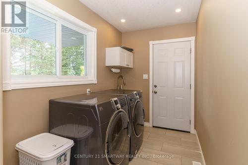 96 Main Street, Burk'S Falls, ON - Indoor Photo Showing Laundry Room