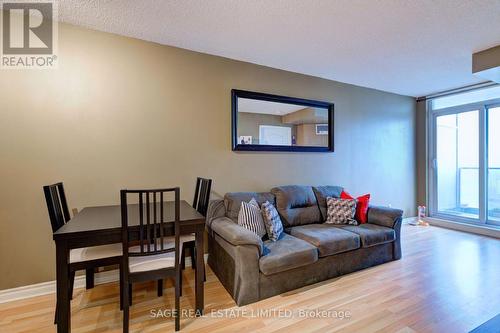 2512 - 3 Rean Drive, Toronto (Bayview Village), ON - Indoor Photo Showing Living Room