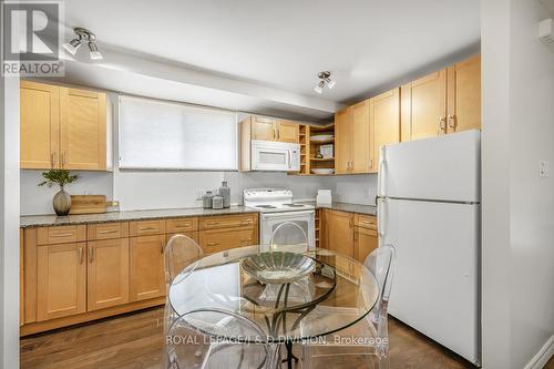 17 - 123 Strathcona Avenue, Toronto (Blake-Jones), ON - Indoor Photo Showing Kitchen