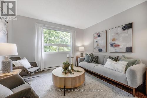 17 - 123 Strathcona Avenue, Toronto (Blake-Jones), ON - Indoor Photo Showing Living Room