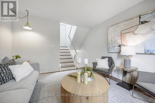 17 - 123 Strathcona Avenue, Toronto (Blake-Jones), ON - Indoor Photo Showing Living Room