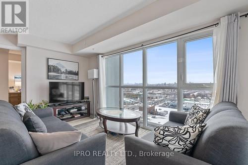 1609 - 2150 Lawrence Avenue E, Toronto, ON - Indoor Photo Showing Living Room