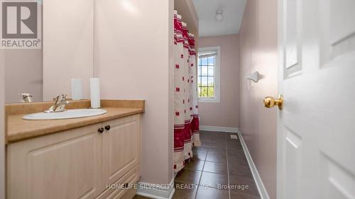 428 Father Tobin Road, Brampton, ON - Indoor Photo Showing Bathroom
