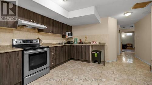 428 Father Tobin Road, Brampton, ON - Indoor Photo Showing Kitchen