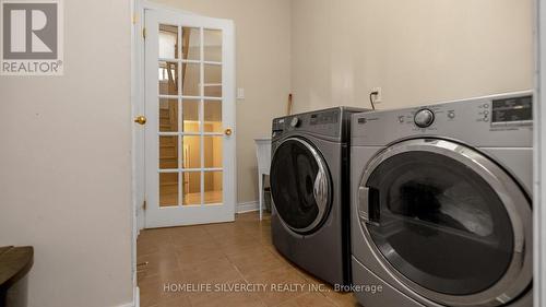 428 Father Tobin Road, Brampton, ON - Indoor Photo Showing Laundry Room