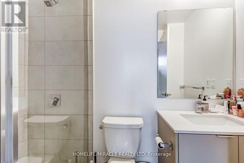 608 - 8 Tippett Road, Toronto, ON - Indoor Photo Showing Bathroom