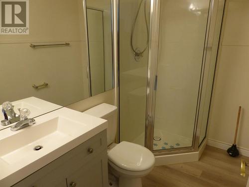 8700 Jubilee Road E Unit# 205, Summerland, BC - Indoor Photo Showing Bathroom