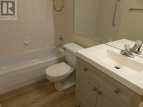 8700 Jubilee Road E Unit# 205, Summerland, BC - Indoor Photo Showing Bathroom