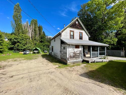 87 Nelson Avenue, Nakusp, BC - Outdoor