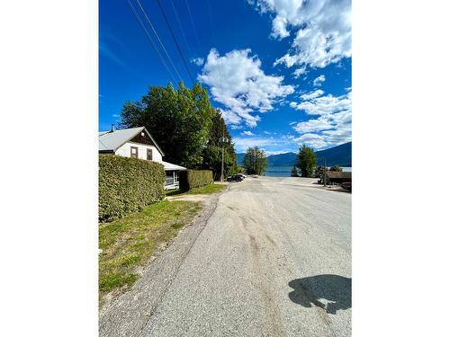 87 Nelson Avenue, Nakusp, BC - Outdoor