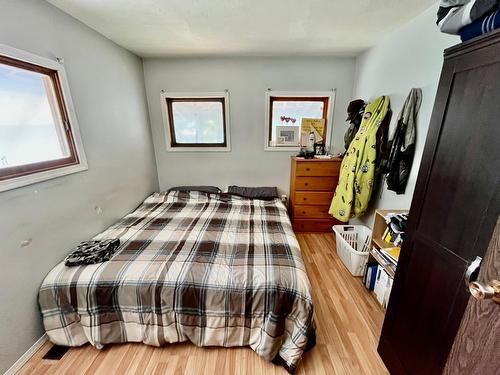 87 Nelson Avenue, Nakusp, BC - Indoor Photo Showing Bedroom