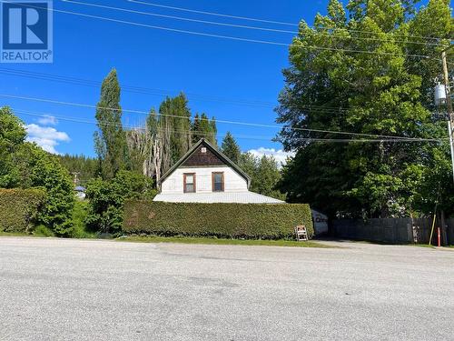 87 Nelson Avenue, Nakusp, BC - Outdoor