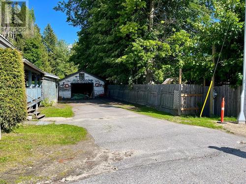 87 Nelson Avenue, Nakusp, BC - Outdoor