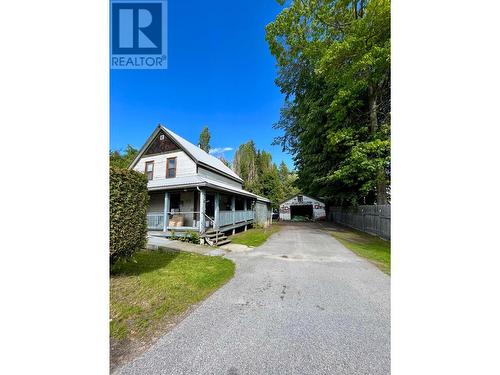 87 Nelson Avenue, Nakusp, BC - Outdoor