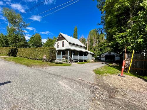 87 Nelson Avenue, Nakusp, BC - Outdoor