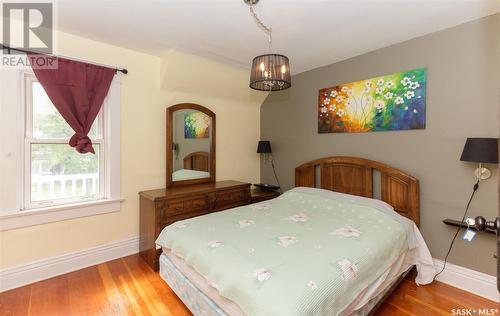 1015 2Nd Avenue Ne, Moose Jaw, SK - Indoor Photo Showing Bedroom