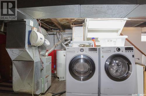 1015 2Nd Avenue Ne, Moose Jaw, SK - Indoor Photo Showing Laundry Room