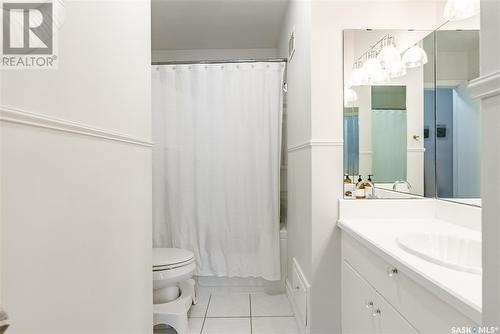 616 29Th Street W, Saskatoon, SK - Indoor Photo Showing Bathroom