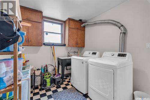 616 29Th Street W, Saskatoon, SK - Indoor Photo Showing Laundry Room