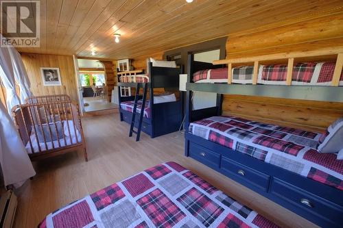 7806 N Bonaparte Road, 100 Mile House, BC - Indoor Photo Showing Bedroom