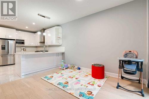 17 - 2610 Kettering Place, London, ON - Indoor Photo Showing Kitchen