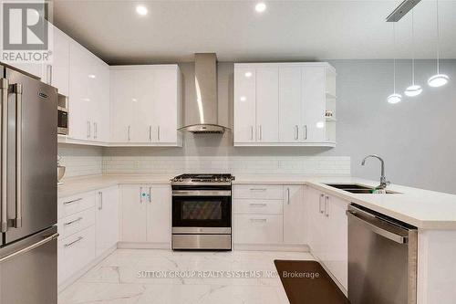 17 - 2610 Kettering Place, London, ON - Indoor Photo Showing Kitchen With Stainless Steel Kitchen With Double Sink With Upgraded Kitchen