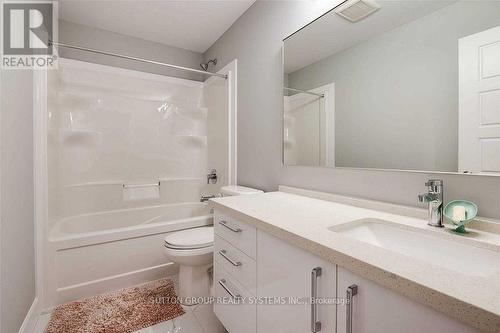17 - 2610 Kettering Place, London, ON - Indoor Photo Showing Bathroom