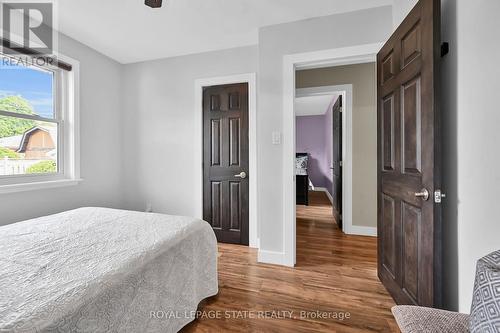 147 Fernwood Crescent, Hamilton, ON - Indoor Photo Showing Bedroom