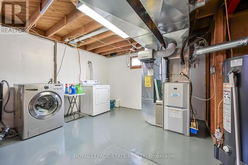 147 Fernwood Crescent, Hamilton, ON - Indoor Photo Showing Laundry Room