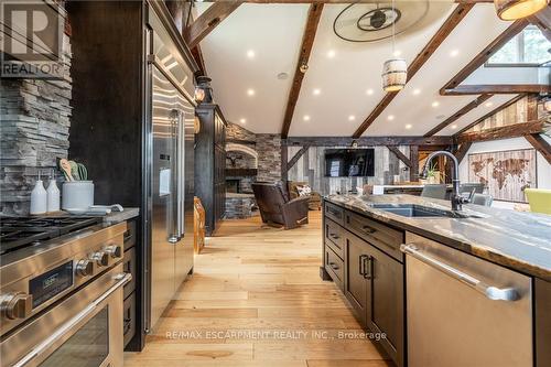 928 Brock Road, Hamilton, ON - Indoor Photo Showing Kitchen With Double Sink With Upgraded Kitchen