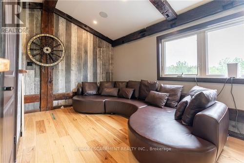 928 Brock Road, Hamilton, ON - Indoor Photo Showing Living Room