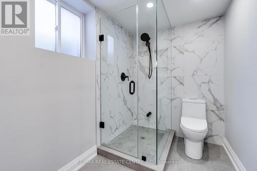 902 Kowal Drive, Mississauga, ON - Indoor Photo Showing Bathroom