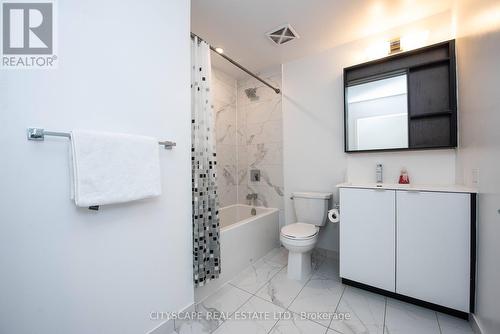 4308 - 4065 Confederation Parkway, Mississauga, ON - Indoor Photo Showing Bathroom