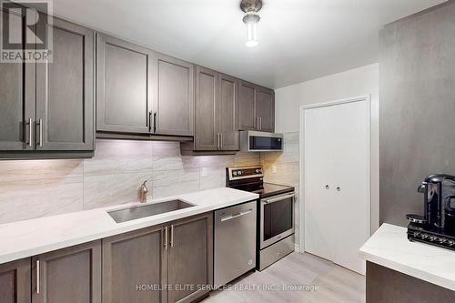 612 - 120 Dundalk Drive, Toronto, ON - Indoor Photo Showing Kitchen