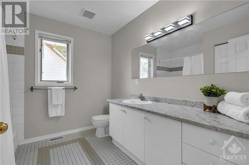 3443 Albion Road S, Ottawa, ON - Indoor Photo Showing Bathroom