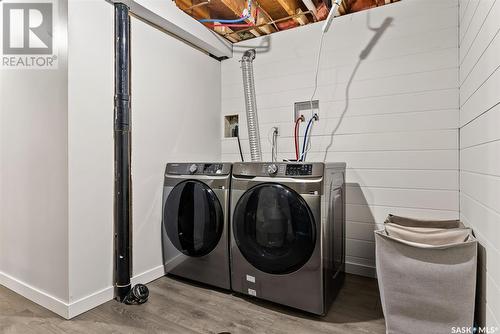 27 Price Crescent, Regina, SK - Indoor Photo Showing Laundry Room