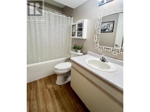 3808 Sawgrass Drive, Osoyoos, BC - Indoor Photo Showing Bathroom