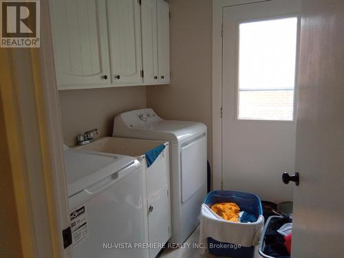 1307 Hastings Drive, London, ON - Indoor Photo Showing Laundry Room